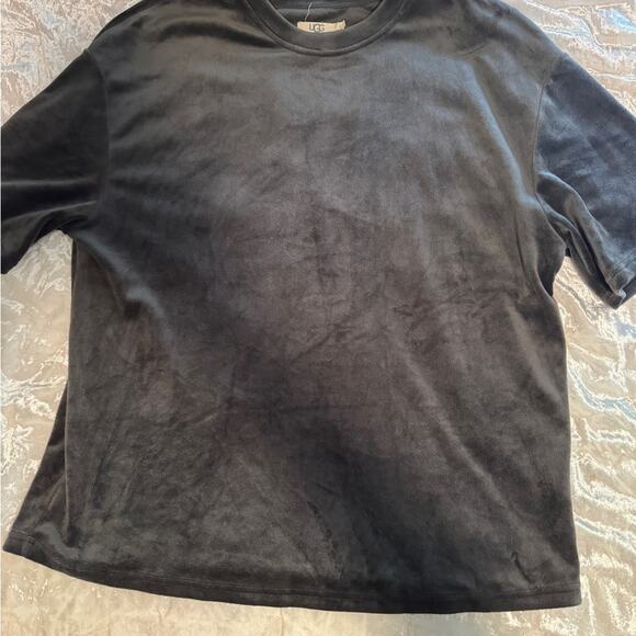 UGG Black Short Sleeve Tee with Premium Comfort - Picture 1 of 5